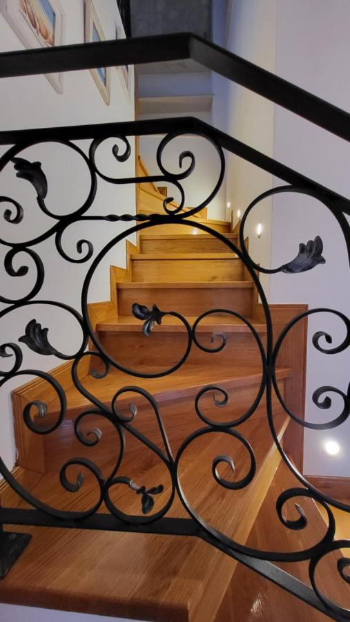 Stone House Apartments Didini Dvori 룸바르다 외부 사진