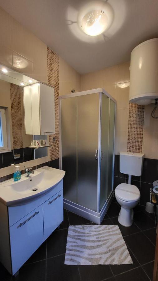 Stone House Apartments Didini Dvori 룸바르다 외부 사진