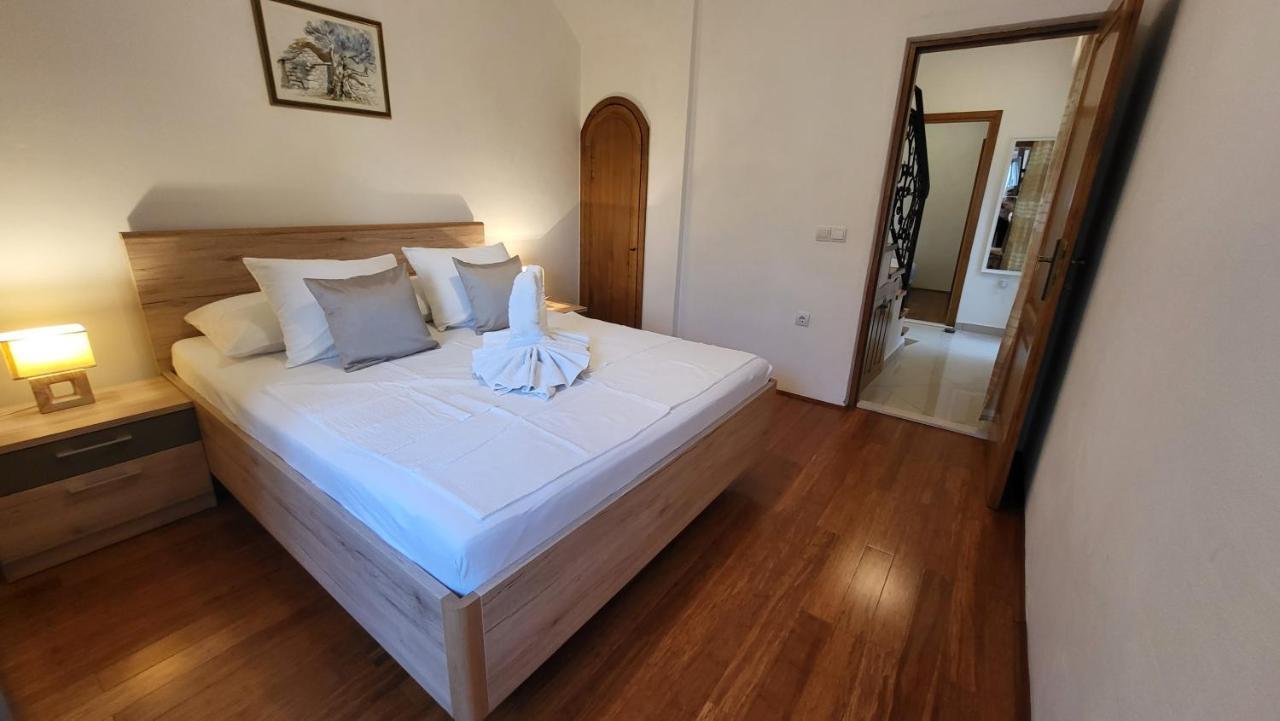 Stone House Apartments Didini Dvori 룸바르다 외부 사진