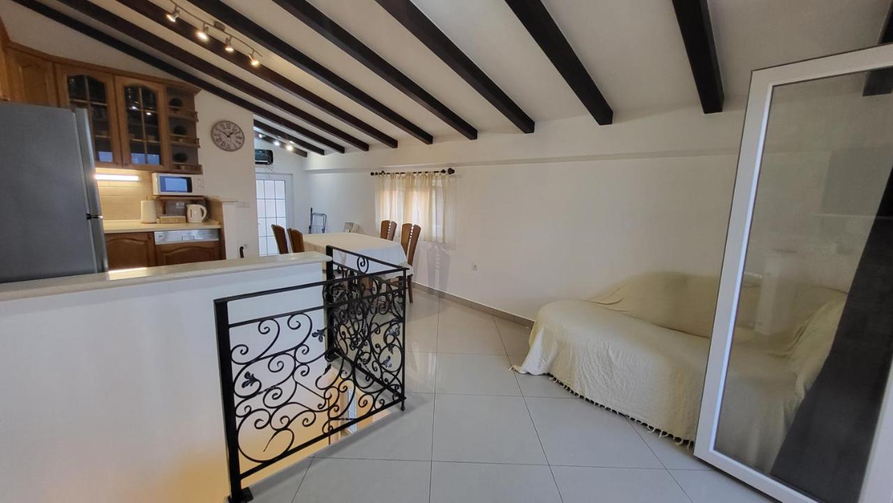 Stone House Apartments Didini Dvori 룸바르다 외부 사진
