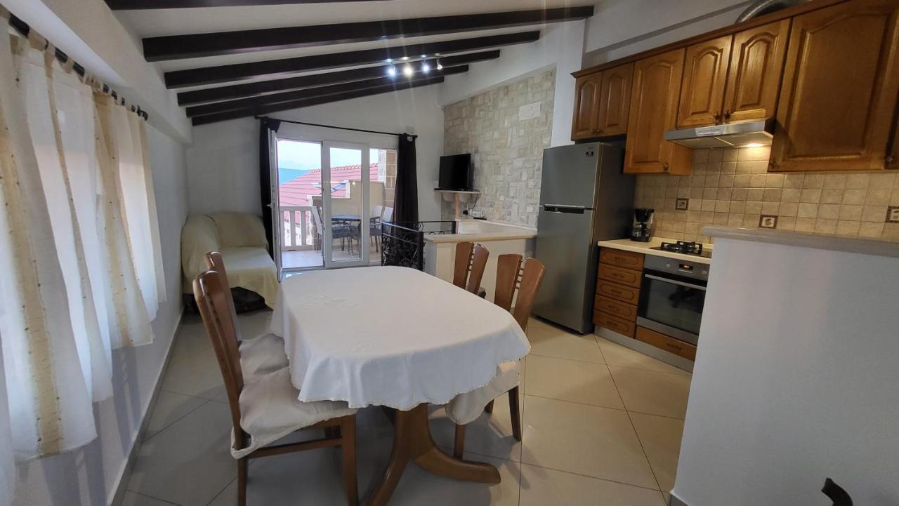 Stone House Apartments Didini Dvori 룸바르다 외부 사진