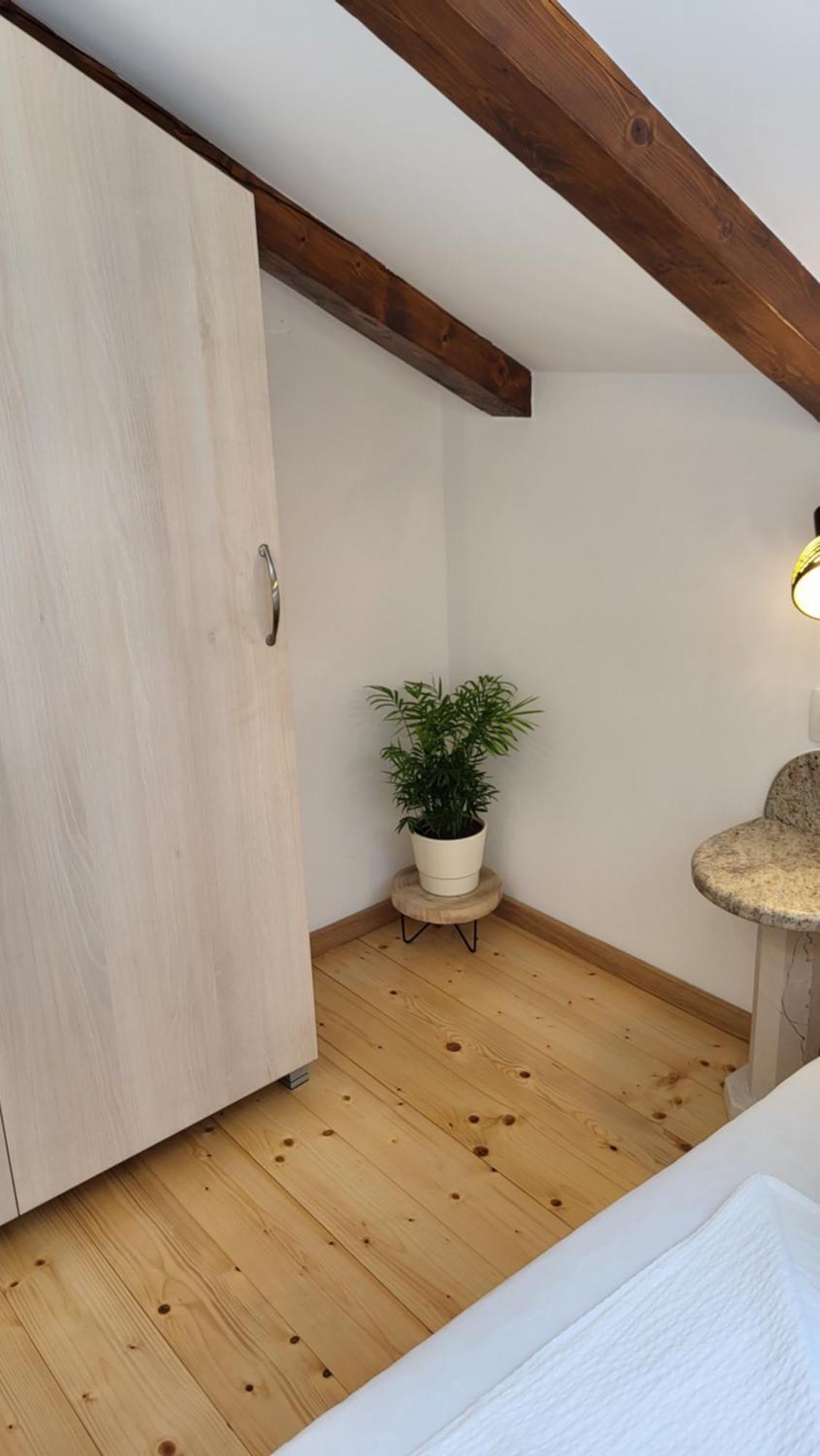 Stone House Apartments Didini Dvori 룸바르다 외부 사진