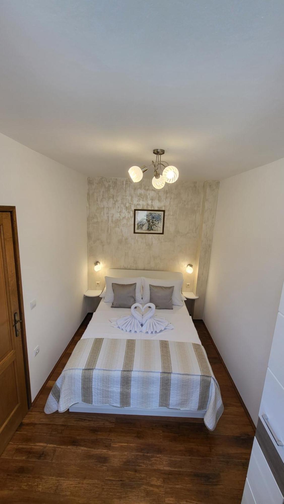 Stone House Apartments Didini Dvori 룸바르다 객실 사진